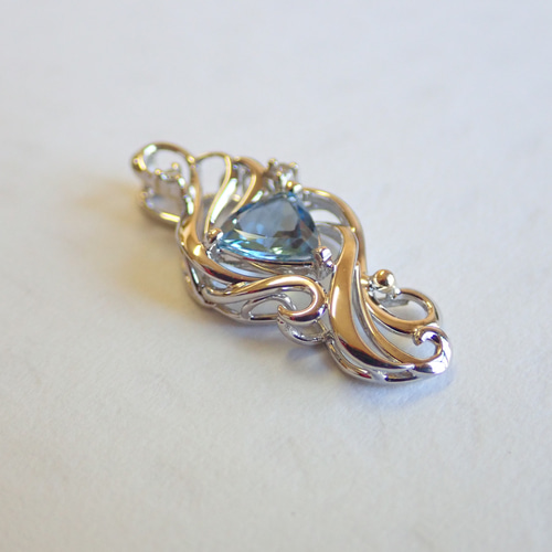 アクアマリン高品質ブルーカラー 鳳凰デザイン ペンダントトップ