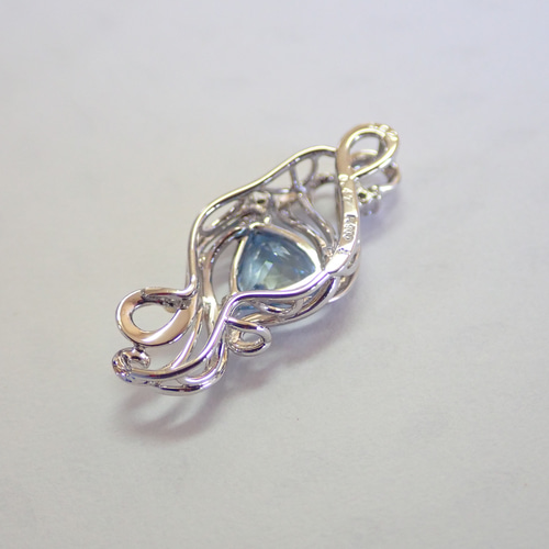 アクアマリン高品質ブルーカラー 鳳凰デザイン ペンダントトップ