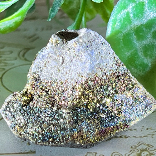 【高価値】 ロシア ボルガ川産 原石 結晶 黄鉄鉱 パイライト レインボー 置物