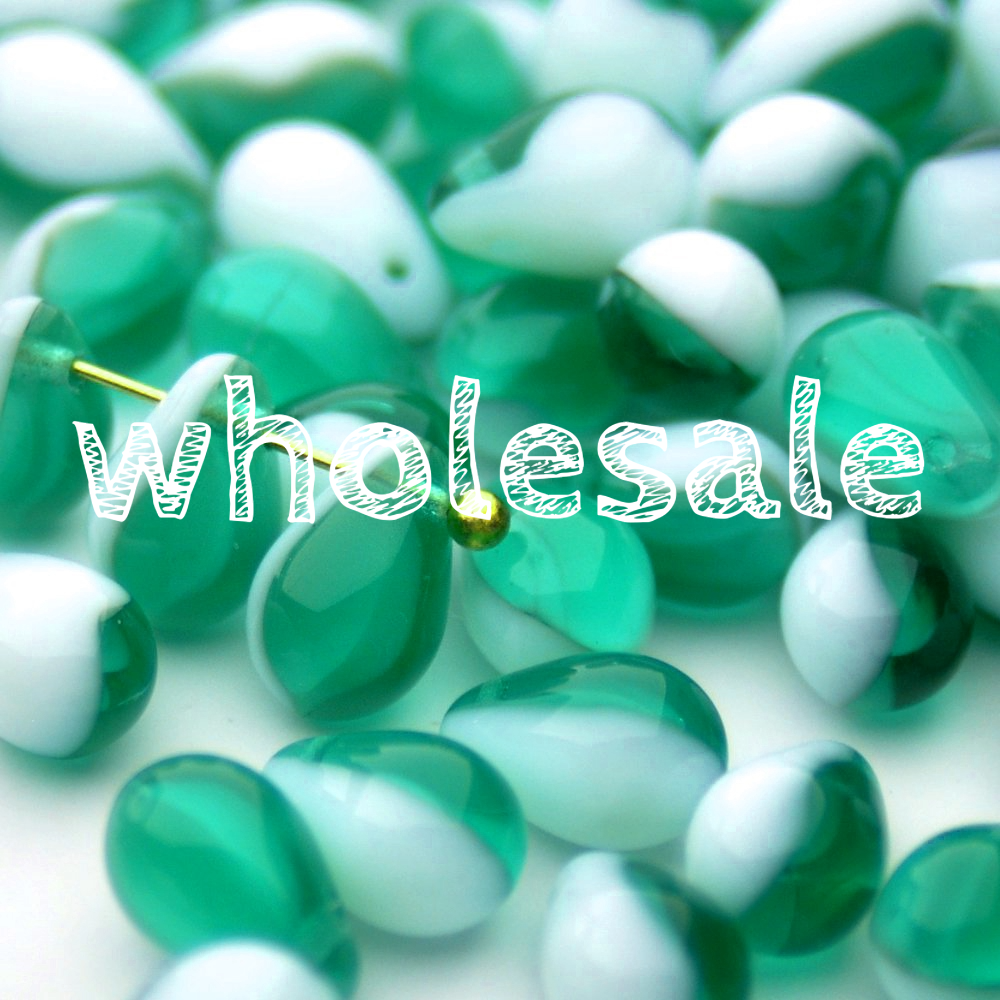 600個 6x9 チェコビーズ ドロップ ホワイト クリスマス グリーン コンビ ppnalia