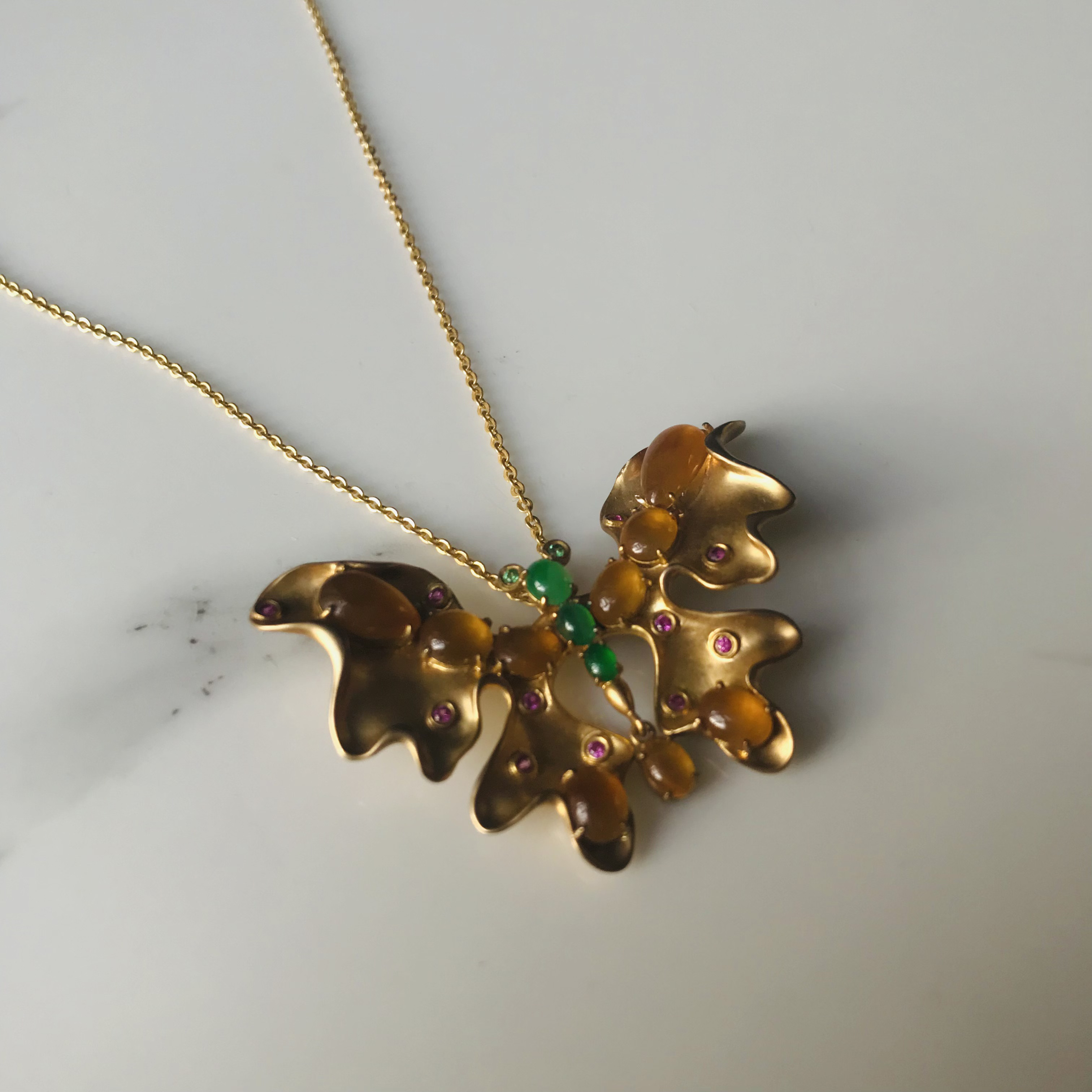 【B3010-0155】ジェイド　翡翠　ヒスイ　一点もの　希少　ミャンマー産　ルース　ペンダントトップ