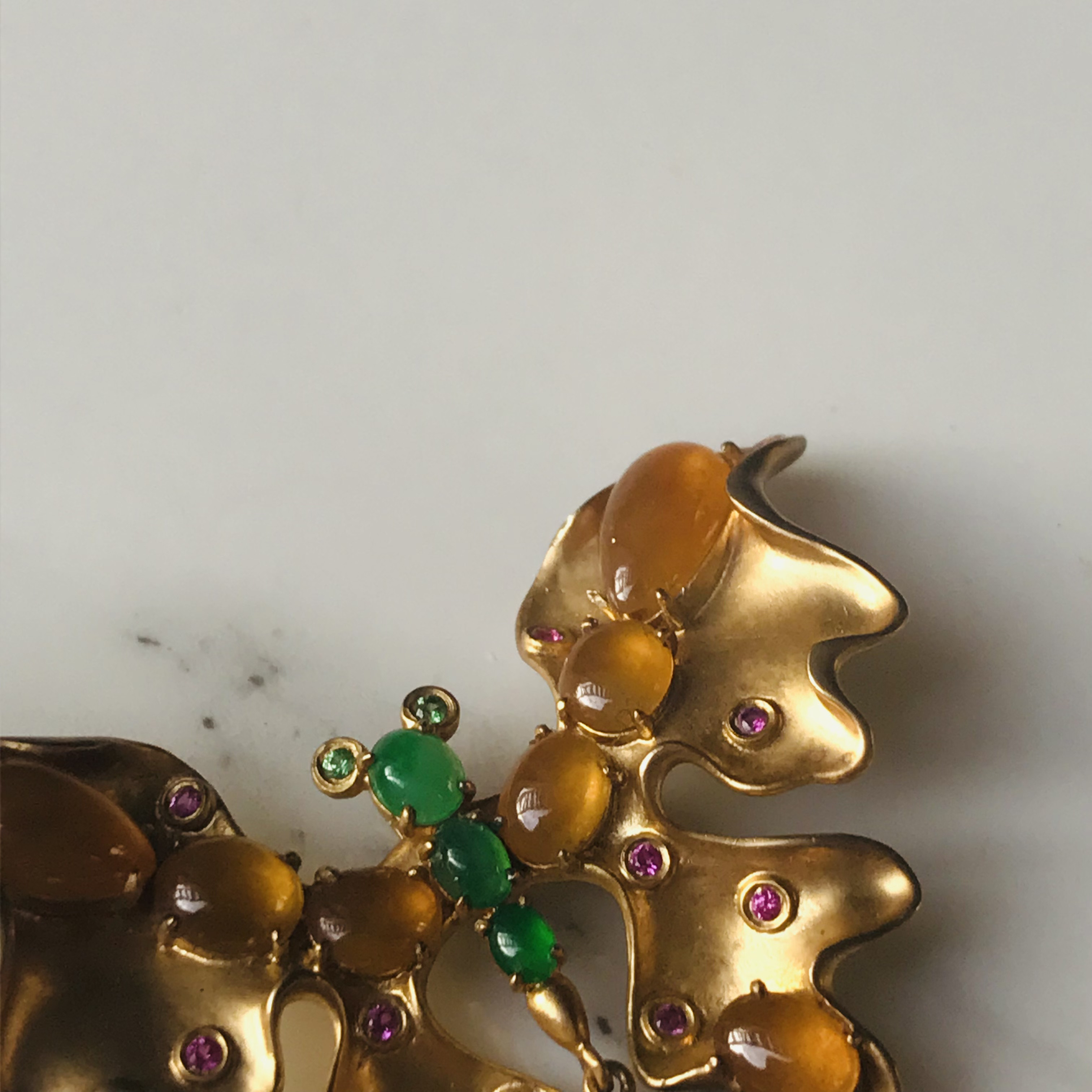 【B3010-0155】ジェイド　翡翠　ヒスイ　一点もの　希少　ミャンマー産　ルース　ペンダントトップ