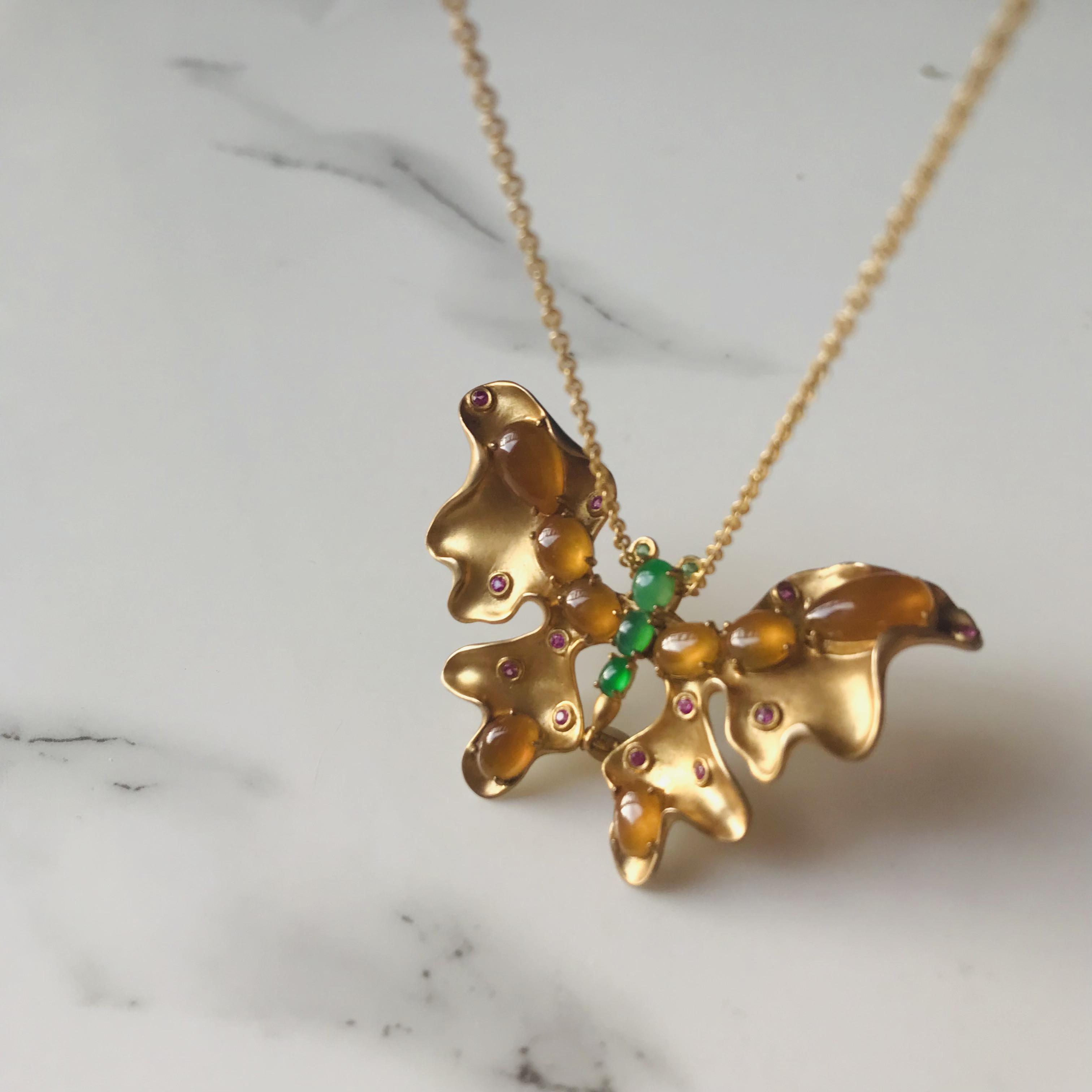 【B3010-0155】ジェイド　翡翠　ヒスイ　一点もの　希少　ミャンマー産　ルース　ペンダントトップ