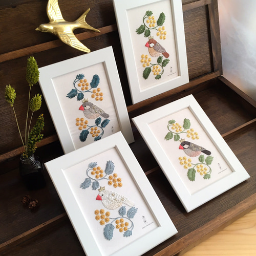 刺繍キット】色を選べる文鳥とミモザの額装／初心者さん用解説本付き