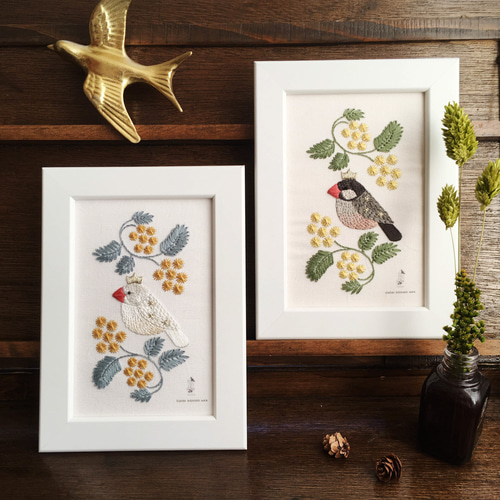 刺繍キット】色を選べる文鳥とミモザの額装／初心者さん用解説本付き