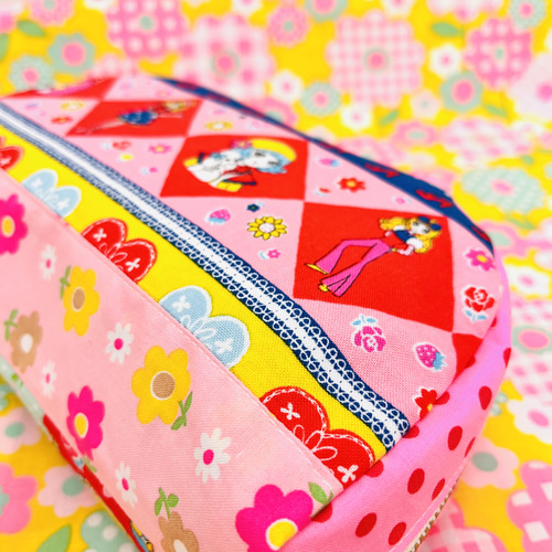 ポーチバッグ 「おとめちっく」昭和レトロガールズの持ち手付きポーチ