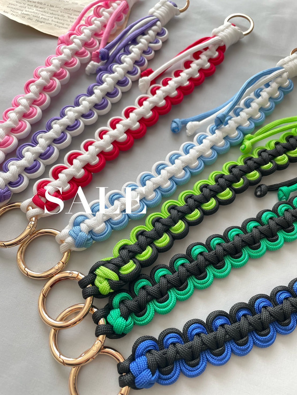 SALE】パラコードで作ったウエーブのハンドストラップ スマホケース