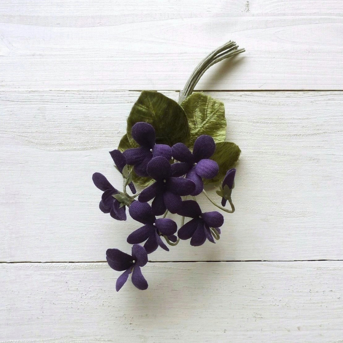 布花 すみれのコサージュ 濃い青紫