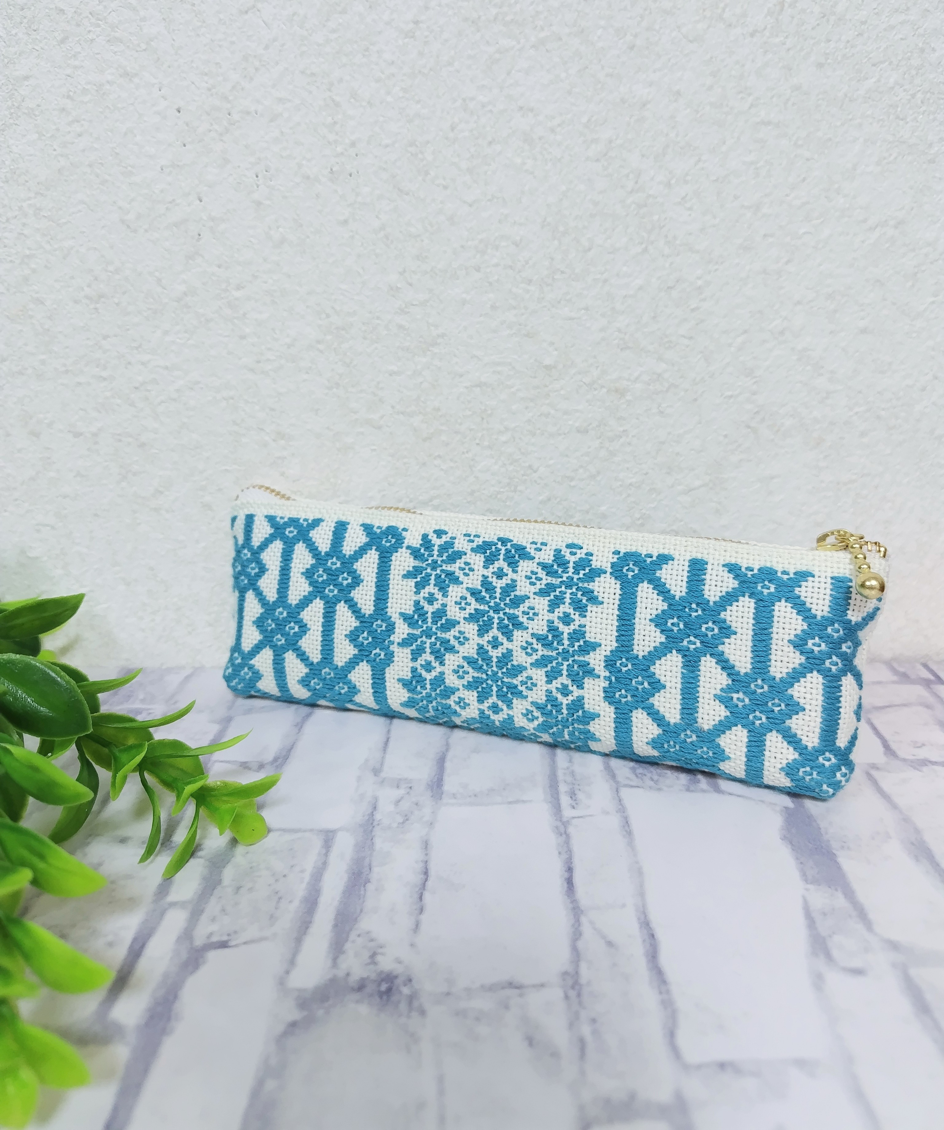 【受注制作】こぎん刺し　ペンケース　贅沢な両面刺し　筆箱　マチ付き　ターコイズ　上品　爽やか　眼鏡ケース　和風