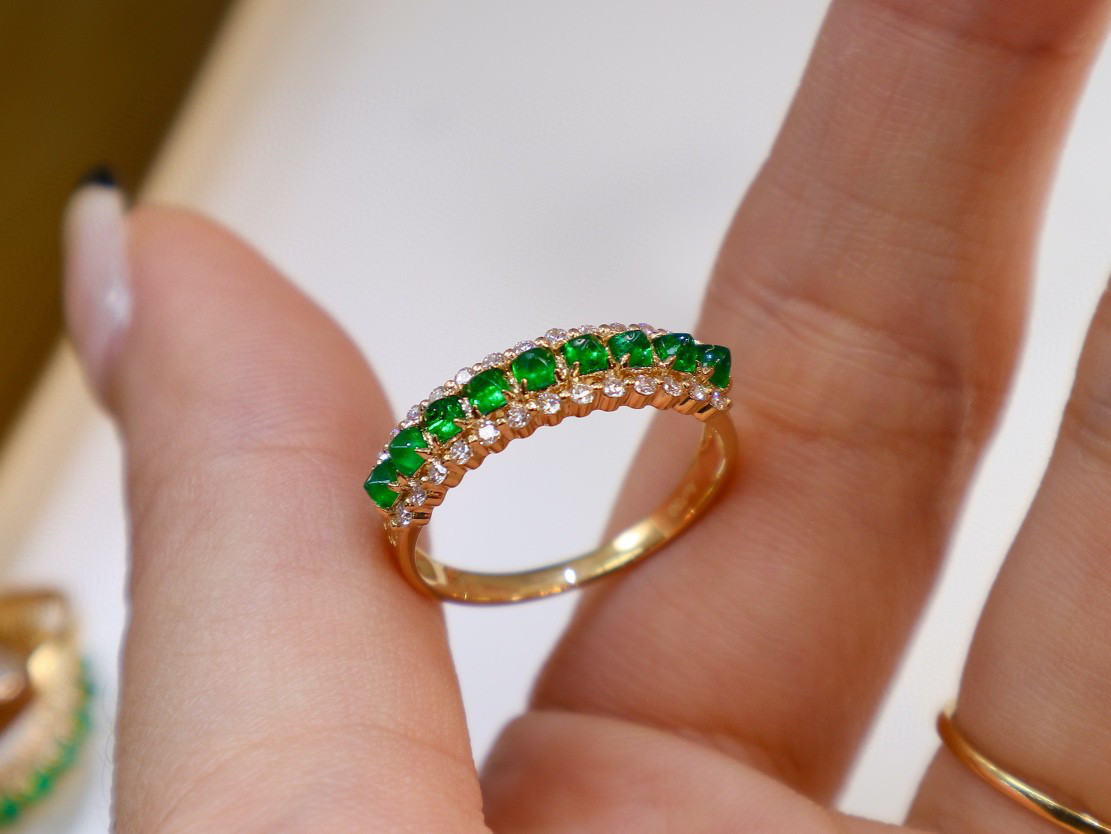 天然ダイヤモンド付きエメラルドリングk18