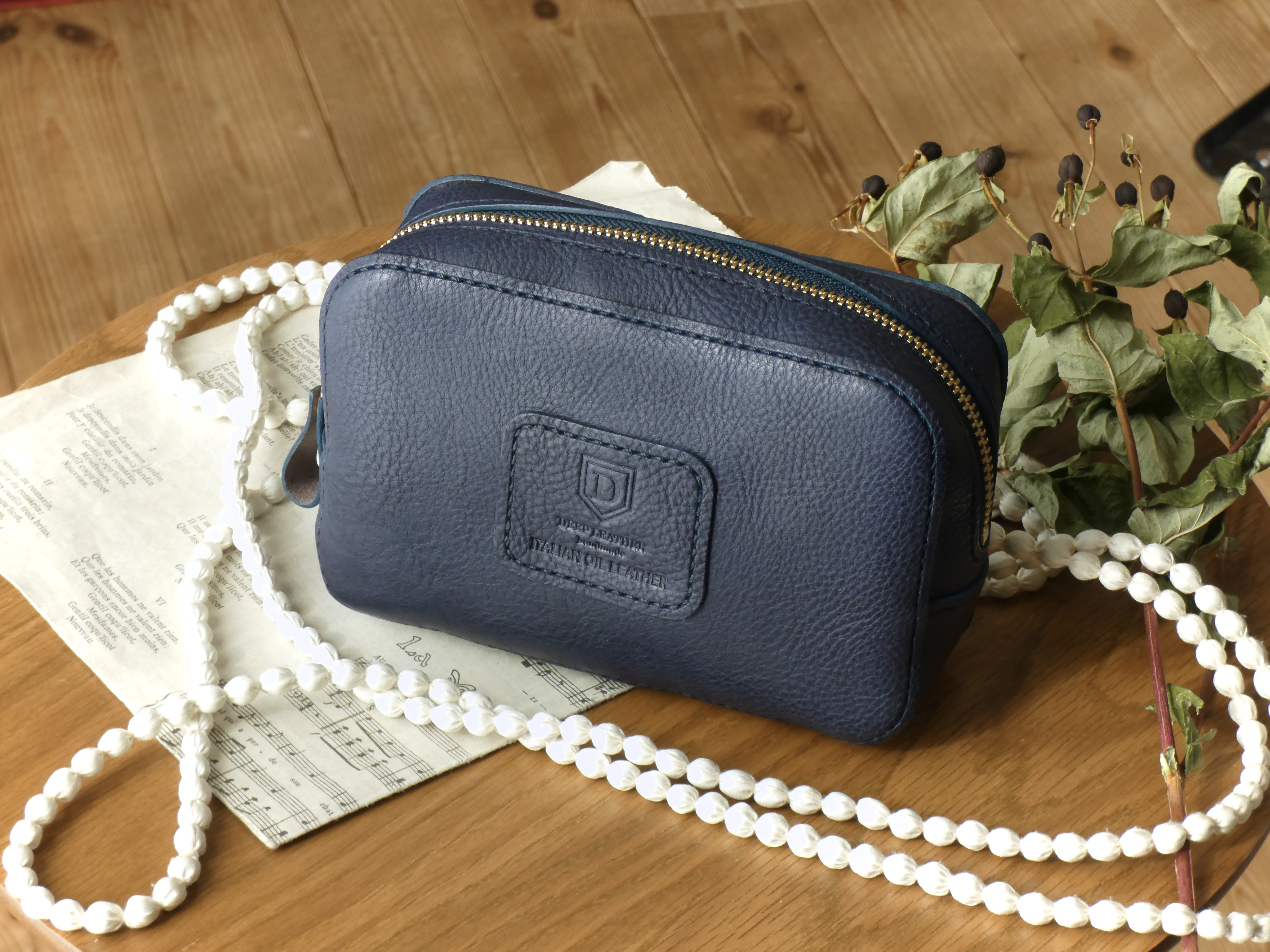 イタリア革のポーチ／ネイビー