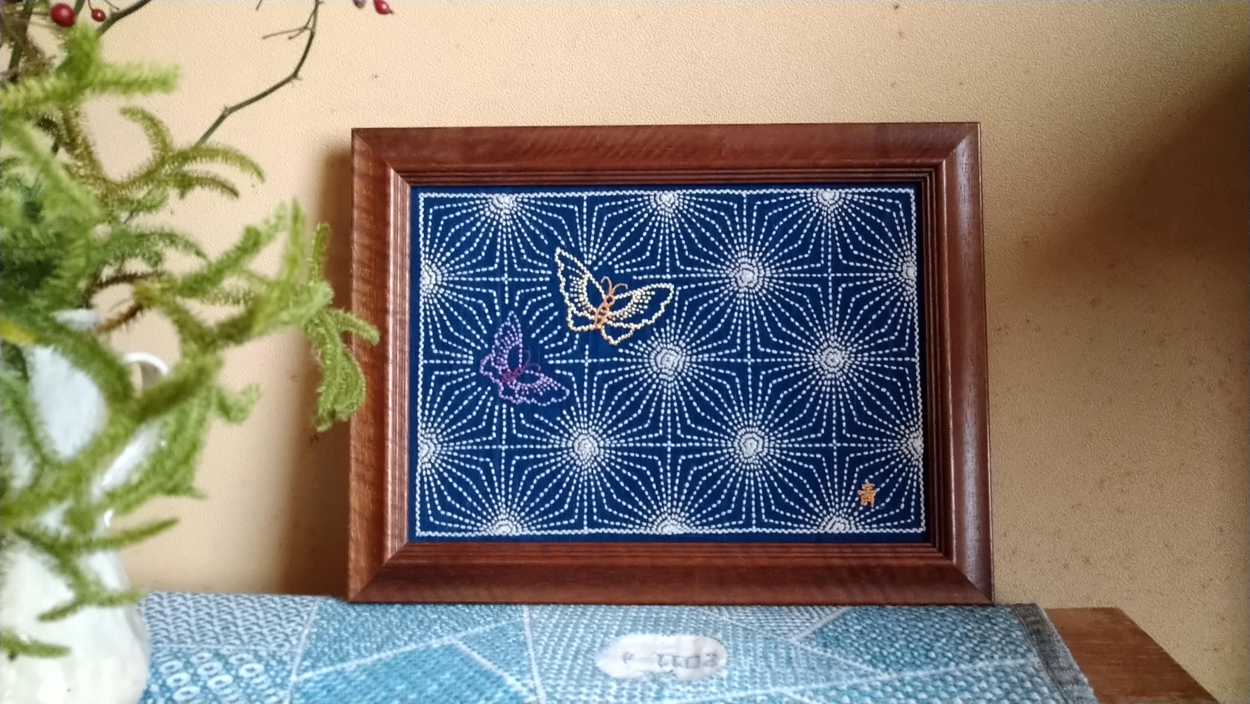 刺し子額物、　春　花文に蝶　、正藍染