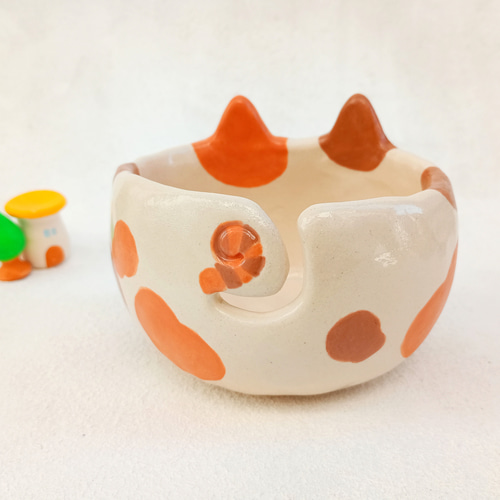 三毛猫ヤーンボウル 毛糸玉入れ 直径10.5cm 陶器 毛糸 工房しろ 通販