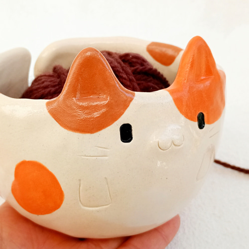 三毛猫ヤーンボウル 毛糸玉入れ 直径10.5cm 陶器 受注製作 毛糸 工房