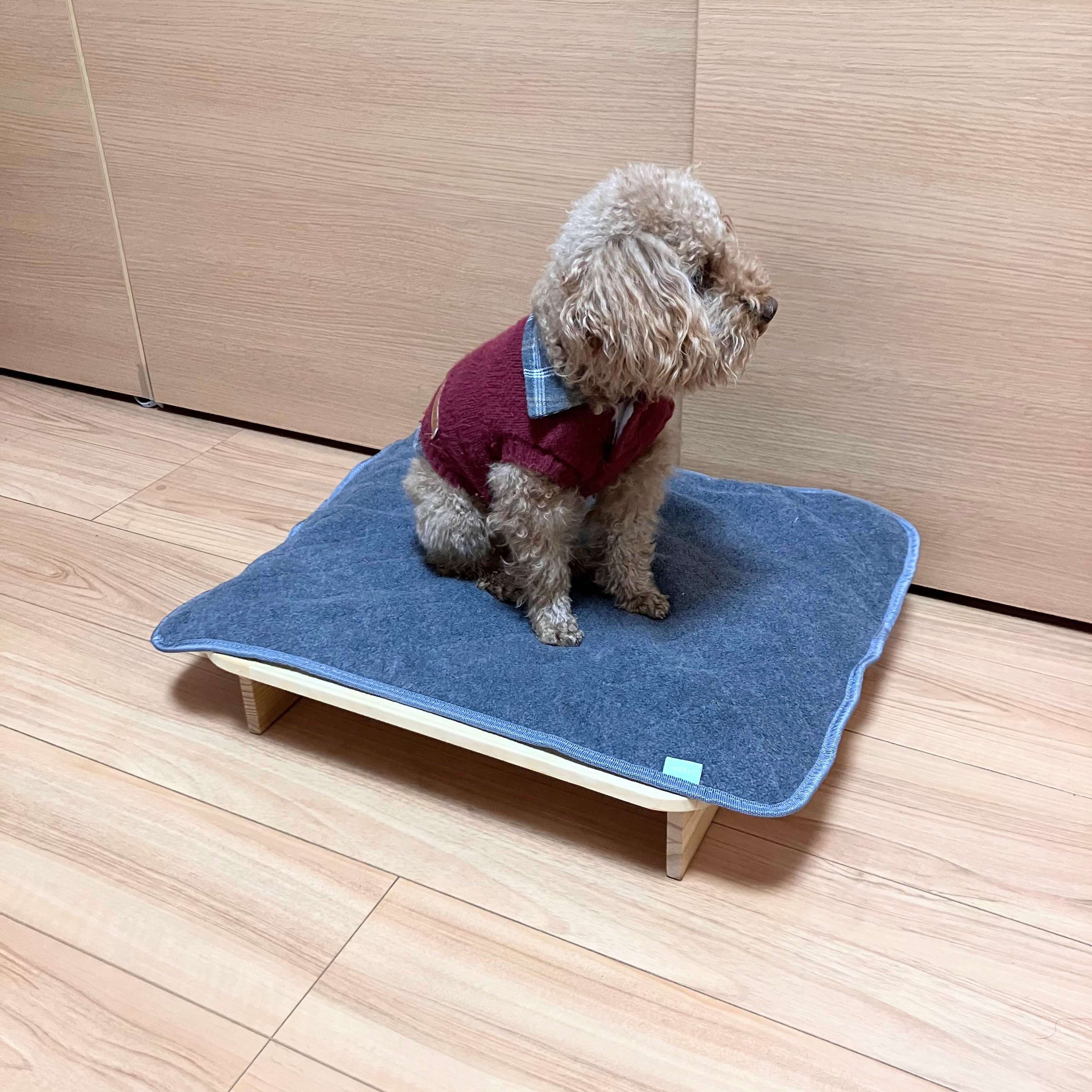 木製　ペットひなたぼっこ台　フラットなペットベッド（2色選択）