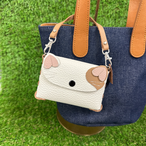 動物シリーズ：猫》 使い道いろいろ！軽くて便利なストラップ付き