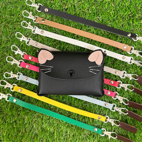 動物シリーズ：猫》 使い道いろいろ！軽くて便利なストラップ付き