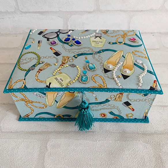 カルトナージュボックス（アクセサリーボックス・ソーイングボックス