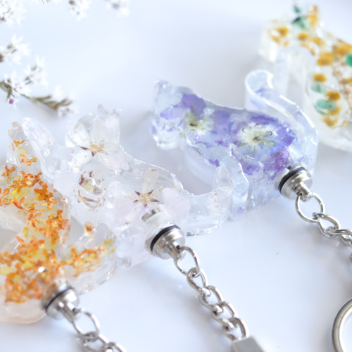 ฅ❤️ 猫　ねこ　レジン　天然石　水晶　チャーム　花　バックチャーム　ハンドメイド ฅ❤️ 猫 ねこ レジン 天然石 水晶 チャーム 花 バックチャーム