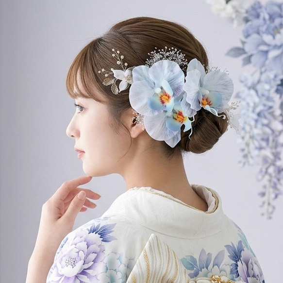 　和装髪飾り　胡蝶蘭　成人式　卒業式四季　振袖　結婚式 胡蝶蘭と紅南天の髪かざり タッセル 結婚式 成人式 振袖 白無垢 打掛