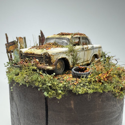 廃車のある風景のジオラマ作品 “stilllife 20105” / 初代