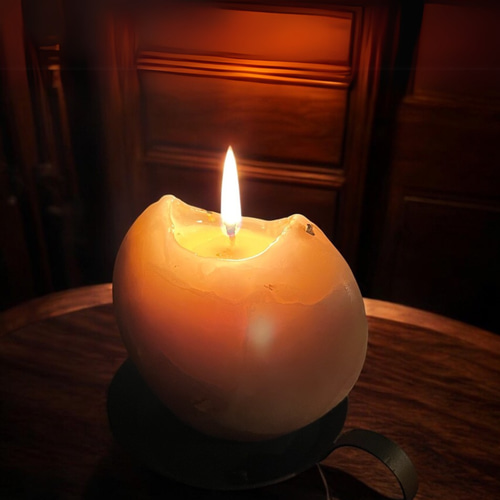 幻想的な「ムーンキャンドル」- 大理石風デザイン ティー&リリーの香り