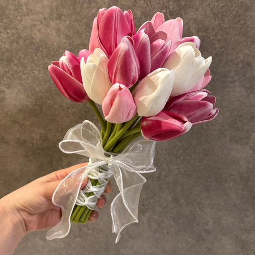 ウェディングブーケ　アーティフィシャルフラワー　チューリップ　韓国　ピンク 韓国風♡ピンクチューリップブーケ/アーティシャルフラワー ブーケ