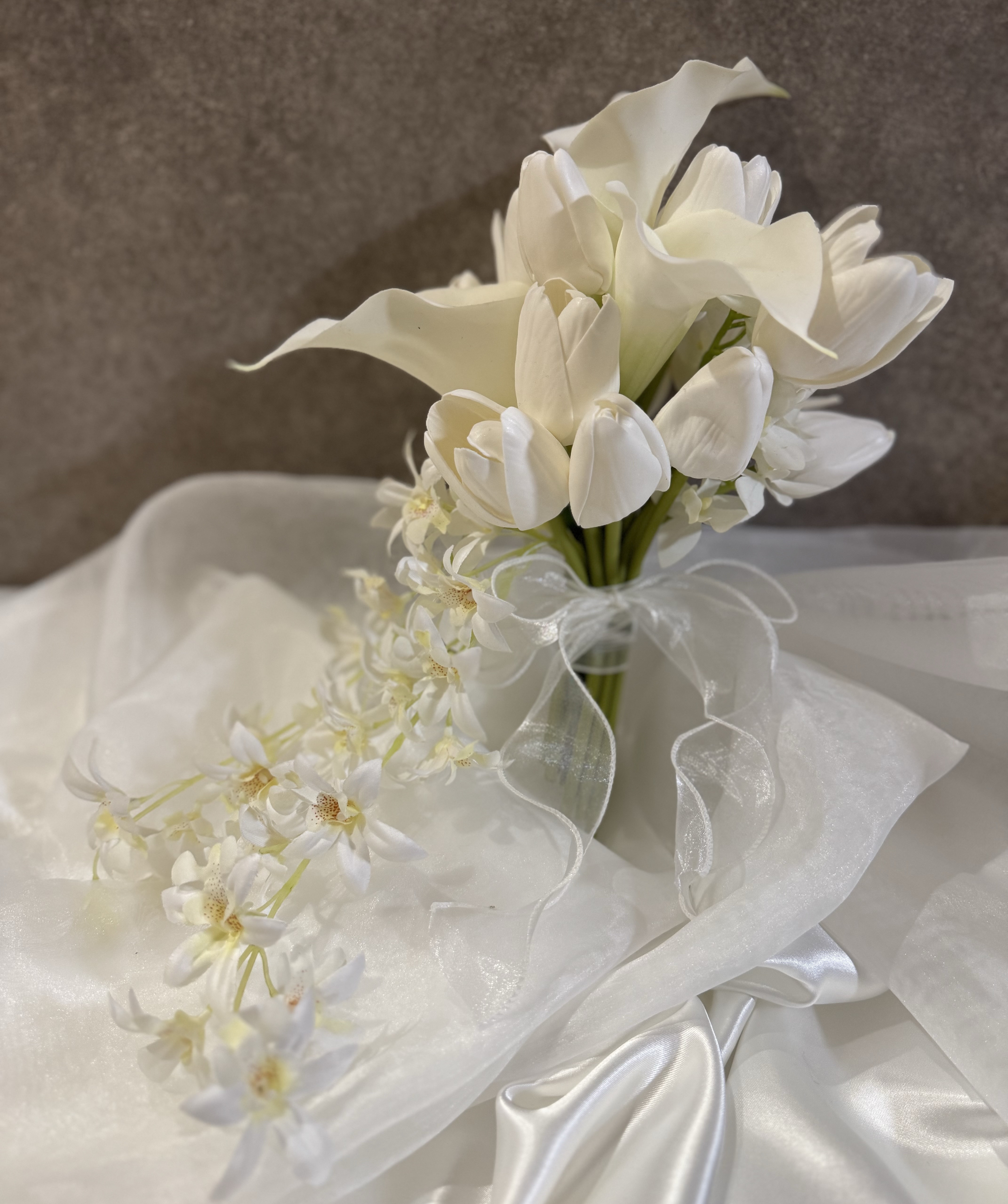 チューリップとカラーのホワイトブーケ/アーティシャルフラワー