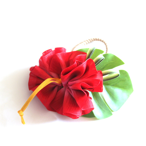 ハイビスカス（赤）、プルメリア、モンステラのハワイアンアクセサリー（しかく型） ハイビスカス（赤）、プルメリア、モンステラのハワイアン