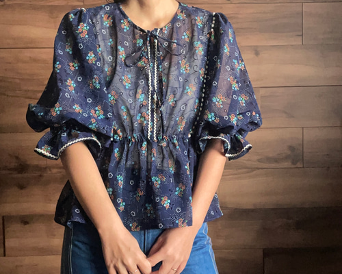 フランス製 ヴィンテージ SUR LES TOITS カラフル花柄ブラウス フランス製 ヴィンテージ SUR LES TOITS カラフル花柄ブラウス