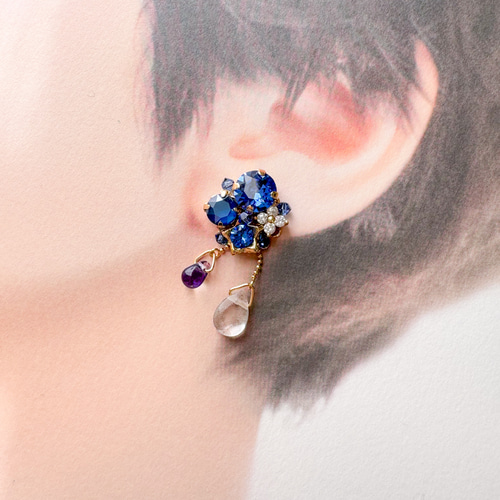 揺れる◎ブルースワロフスキーピアス/イヤリング 青 プレゼント