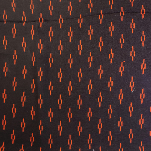 古布】正絹縮緬 黒地に朱赤の絣調 ドール着物サイズ 生地 和小物キット