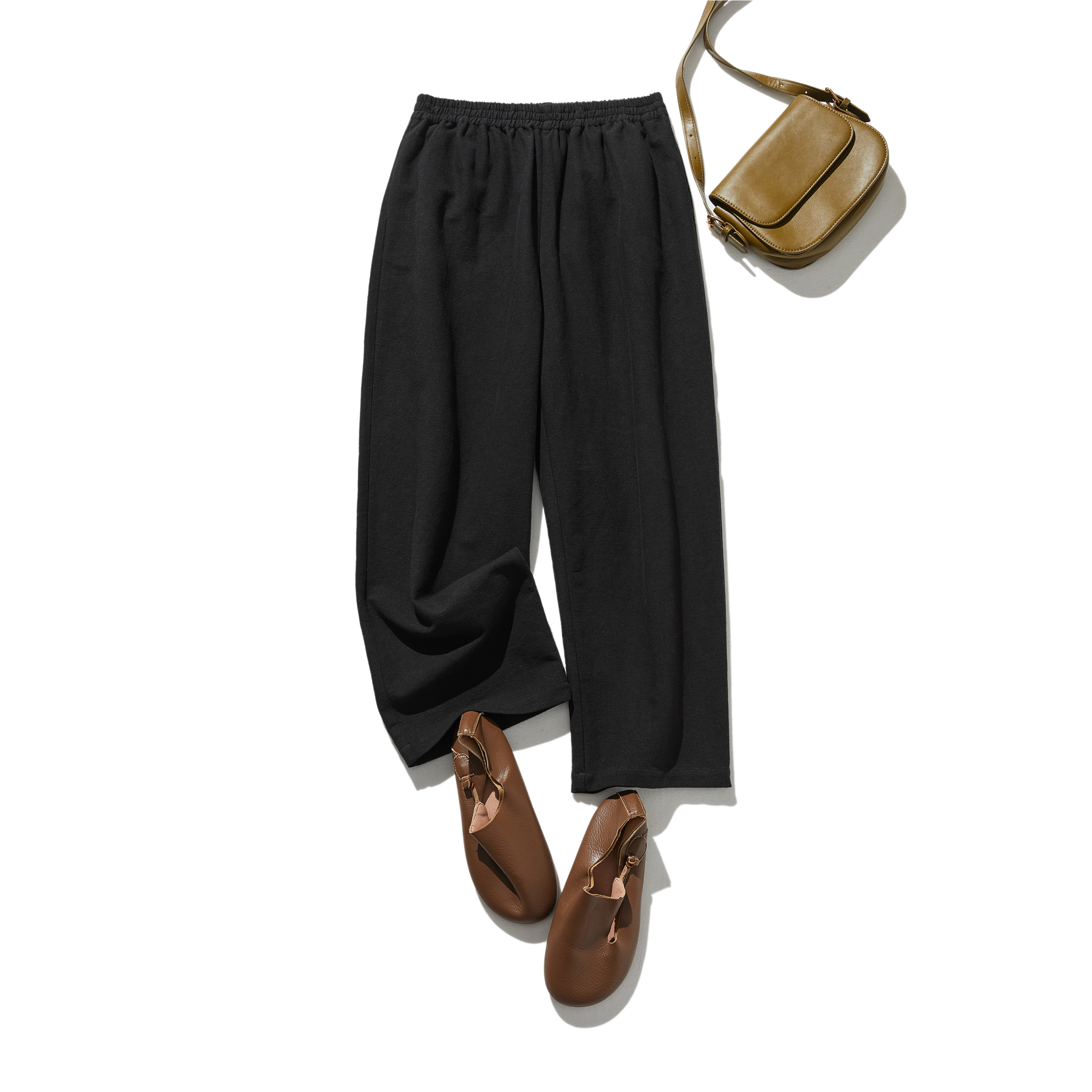 ナチュラルな風合いが魅力的なパンツ　ポケット付き　コットンリネン パンツ　ブラック　250202-3