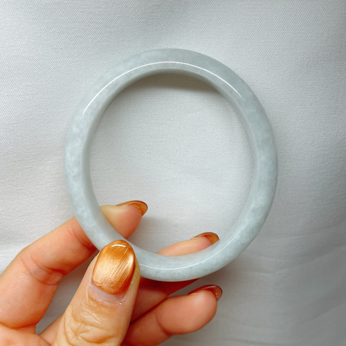 本翡翠、純天然A貨楕円型バングル〜50