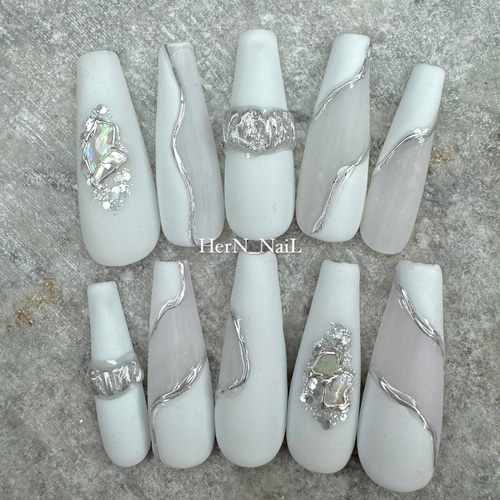ホワイトうねうねネイルチップ ネイルチップ（つけ爪） HerN-ハルン