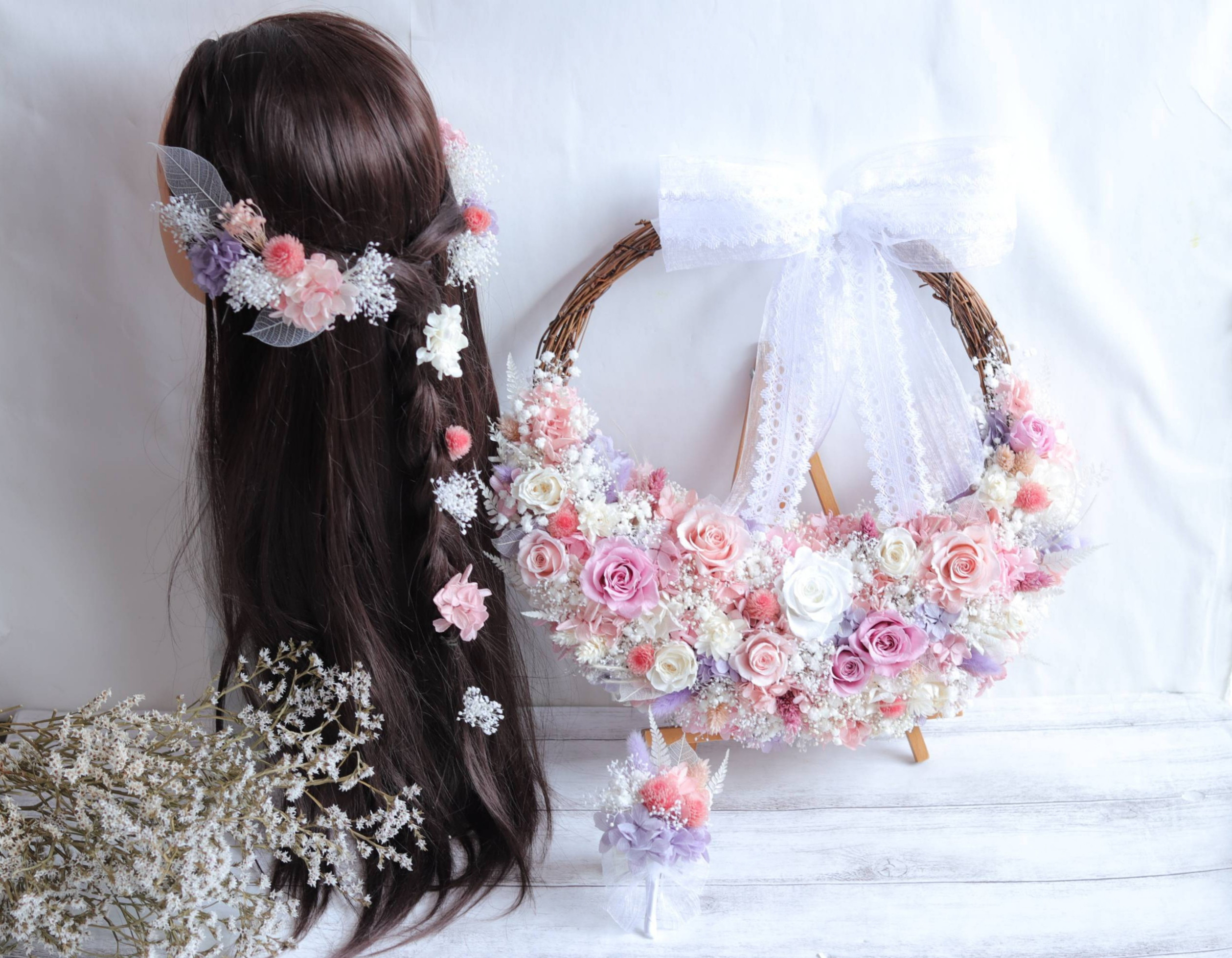 バラとホワイトリーフのリースブーケ&ブートニア&ヘッドドレス～ナチュラルピンク～