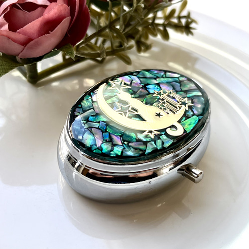 レジン 螺鈿細工風 月と星とねこ ピルケース（小物入れ） その他