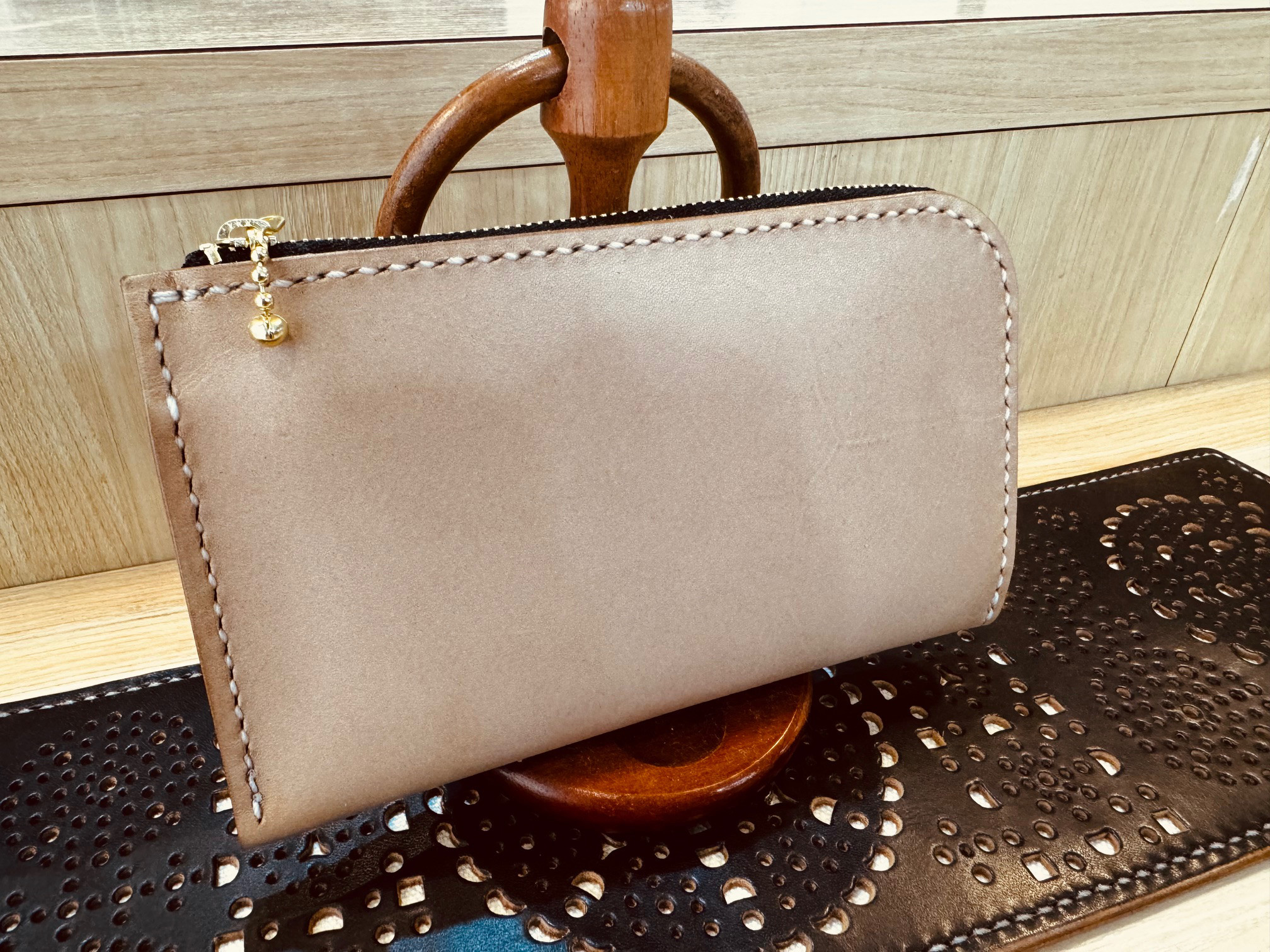 L型ファスナー財布　牛革