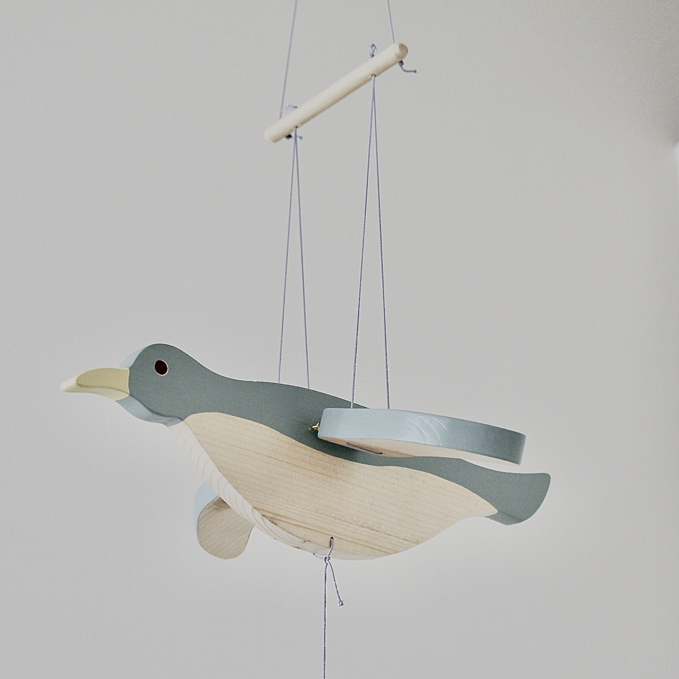 Flying Penguin　羽がパタパタ動くモビール