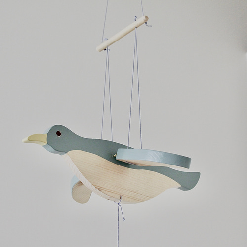 Flying Penguin 羽がパタパタ動くモビール 立体・オブジェ asobikokoro