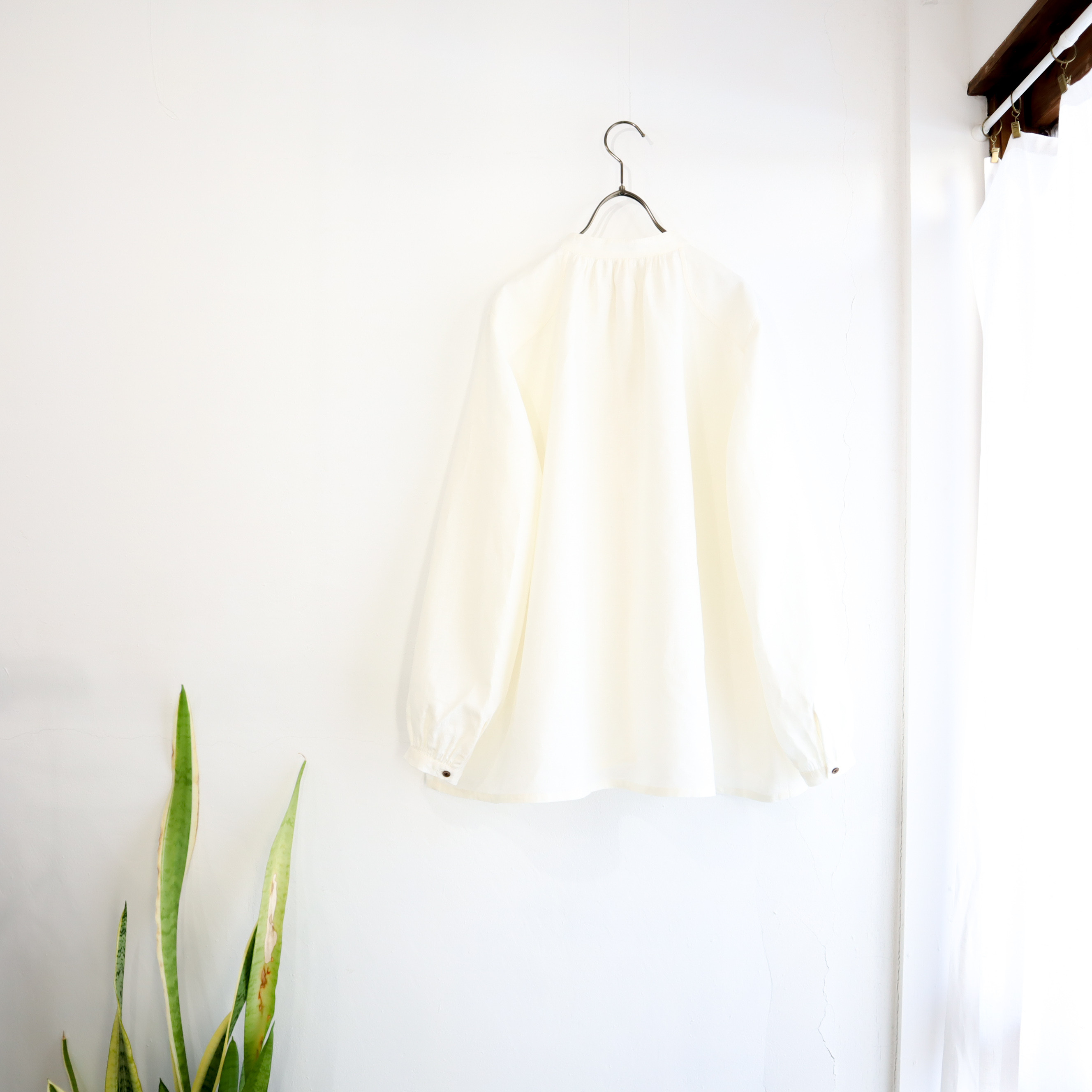 flopsy P blouse ( natural / long sleeve )