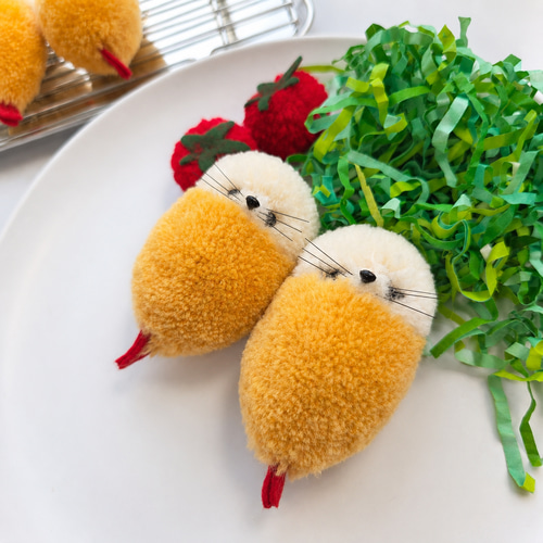 エビフライあざらし ぬいぐるみ キーホルダー変更可 ポンポン