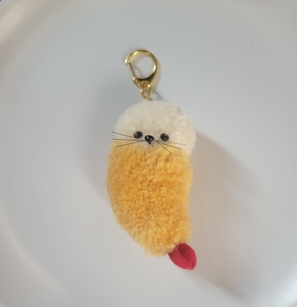 エビフライあざらし ぬいぐるみ キーホルダー変更可 ポンポン プレゼント フェイクフード 4枚目の画像