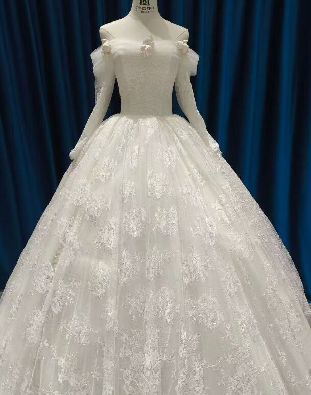 送料無料！ウェディングドレス オフショルダー  ロングスリーブ 贅沢な総レース  ビスチェドレス 華やか 結婚式