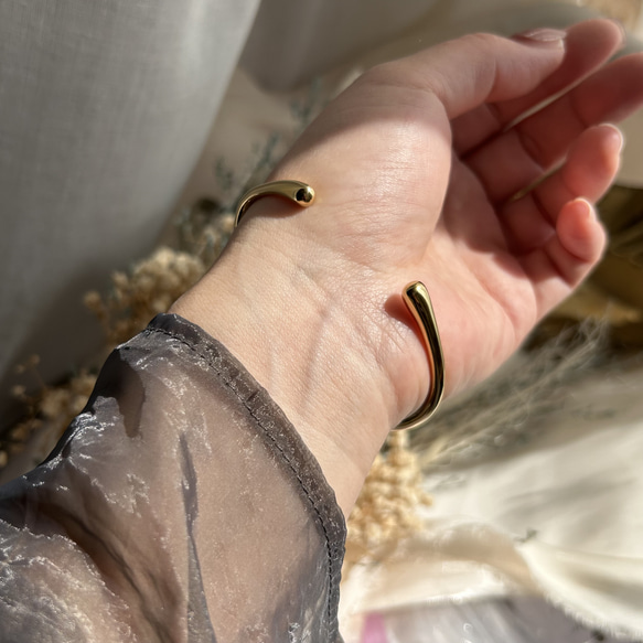 Nuance wave gold bangle stainless ステンレス　ニュアンス　ゴールド　バングル 4枚目の画像