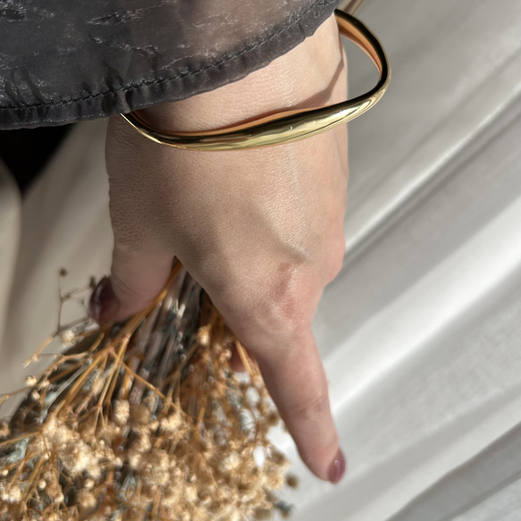 Nuance wave gold bangle stainless ステンレス　ニュアンス　ゴールド　バングル 3枚目の画像