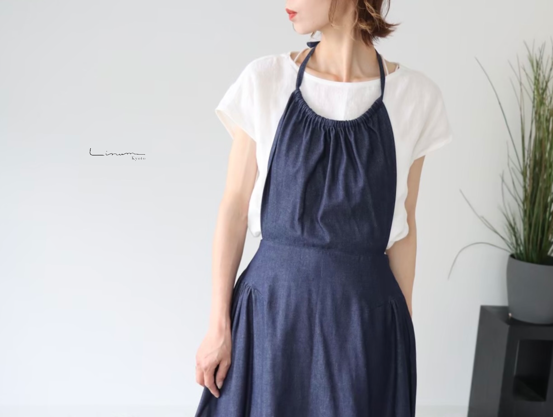 一味違うお洒落デニムエプロン／岡山県児島デニムで魅せる、サイドギャザーデザインエプロン／インディゴ・ブルー