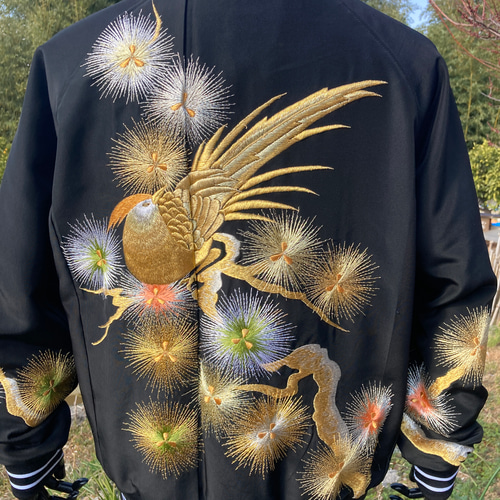 着物リメイクスカジャン 留袖リメイク リバーシブル 金糸 横振り刺繍