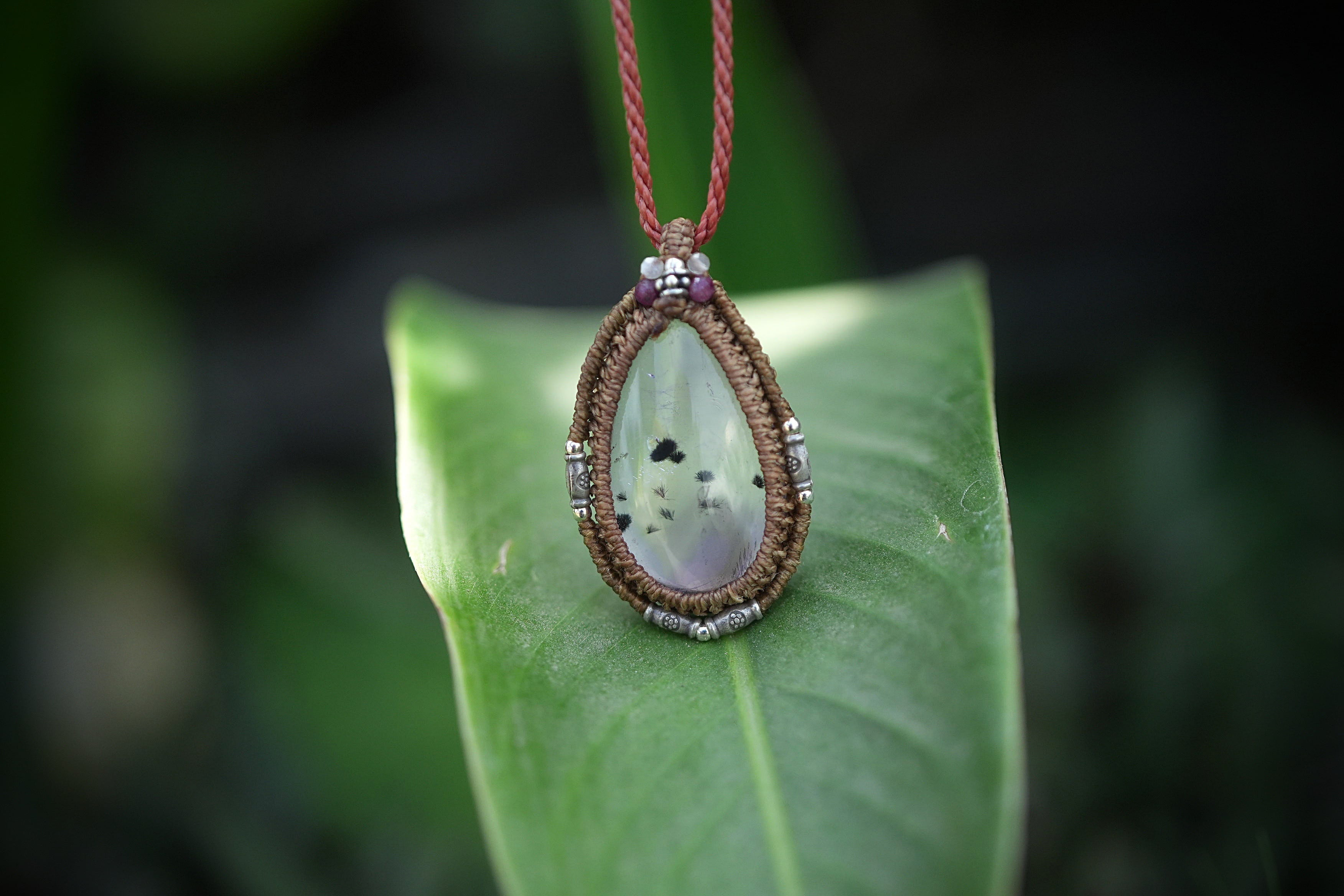 レア 小さな微生物★ロマネサイトインamethyst マクラメネックレス 1937