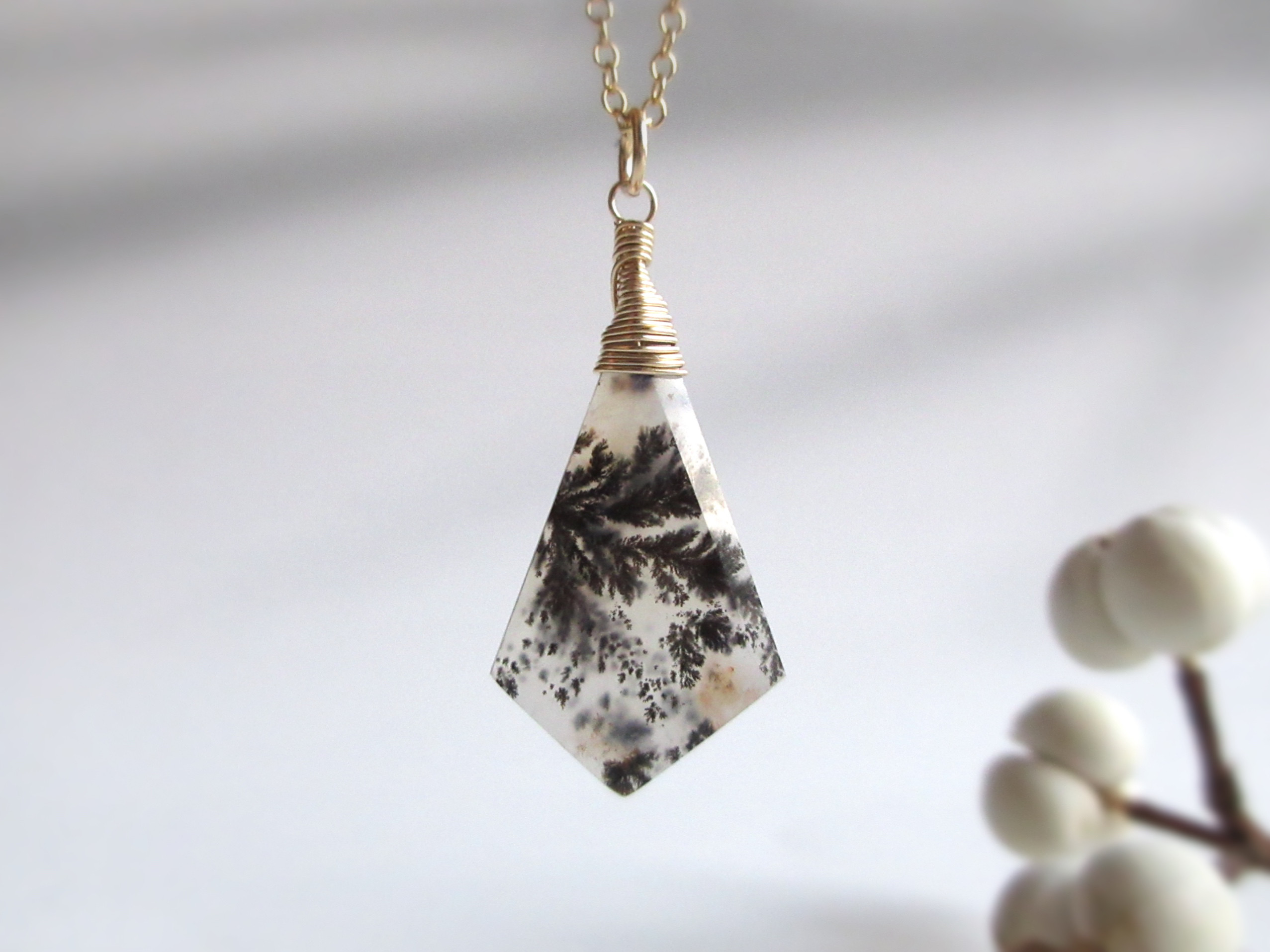 【模様美】23.5×13.3mm美粒「デンドライトアゲート」14kgfネックレス